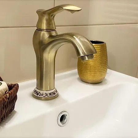 Apartament Iris' *